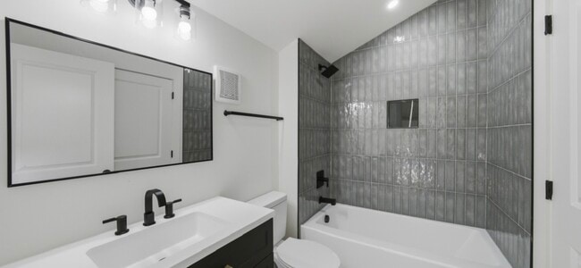 Building Photo - 314 Pettway Ave SW