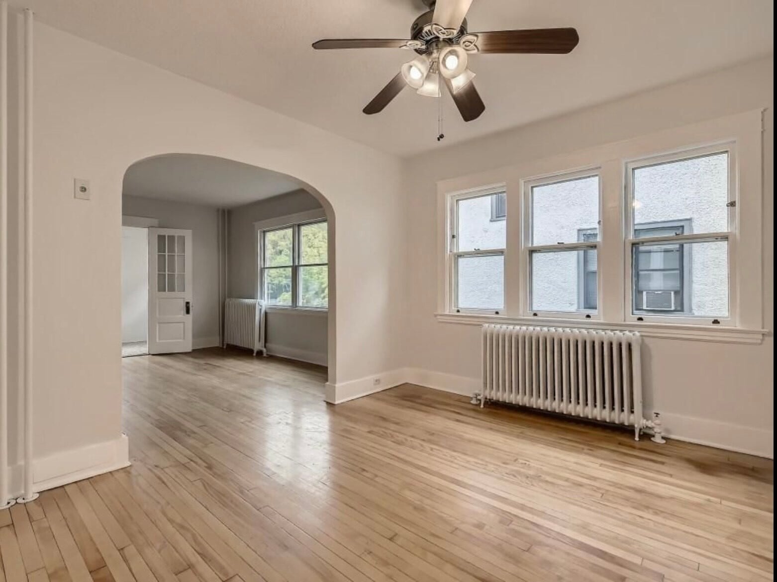 Dining area - 3312 Hennepin Ave