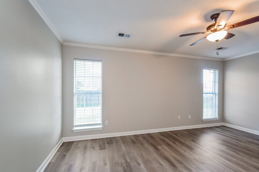 Building Photo - 2829 Russum Dr
