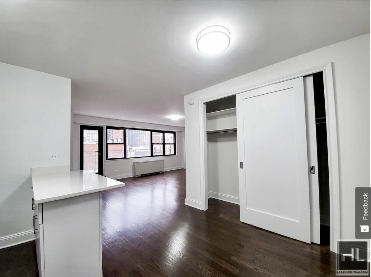 Building Photo - E 16 ST