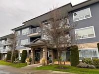 Building Photo - Spacious Condo near WCC - 500 Darby Dr. #315