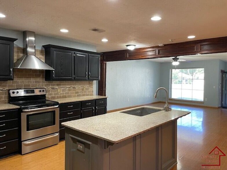 Building Photo - 17 NW 59th St