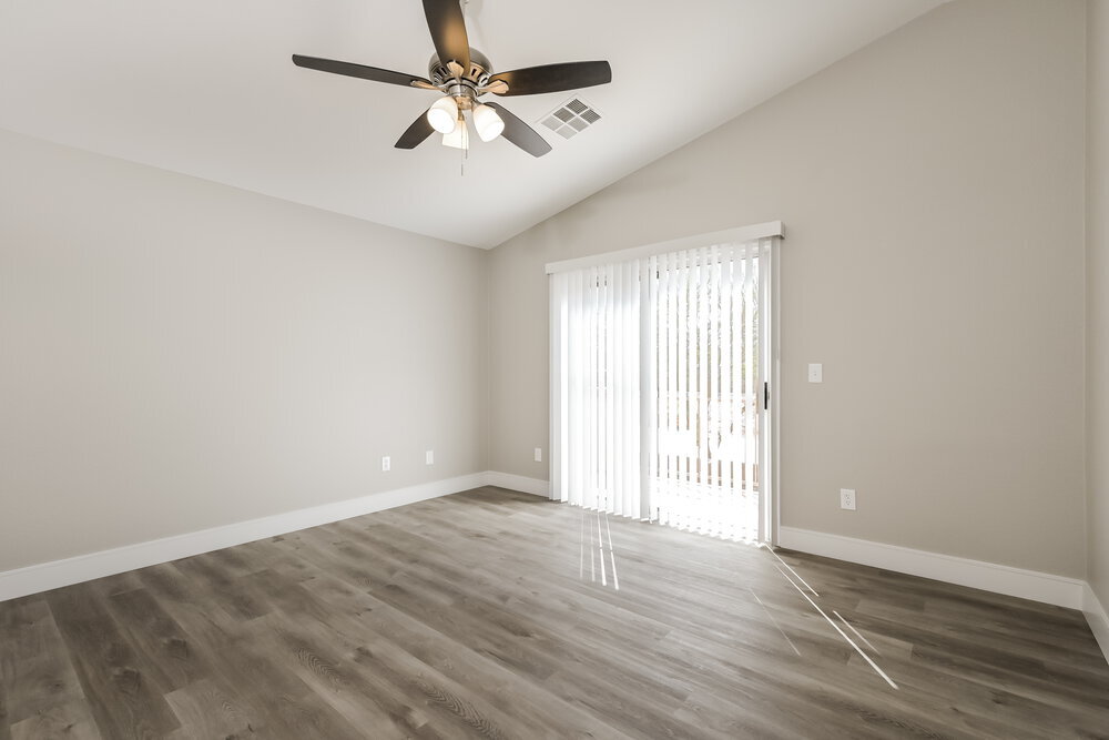 Building Photo - 10673 Mann St