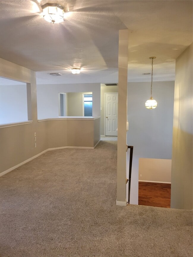 Building Photo - 3715 Pinehurst Dr