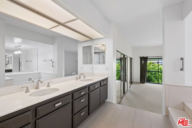 Building Photo - 13044 Mindanao Wy