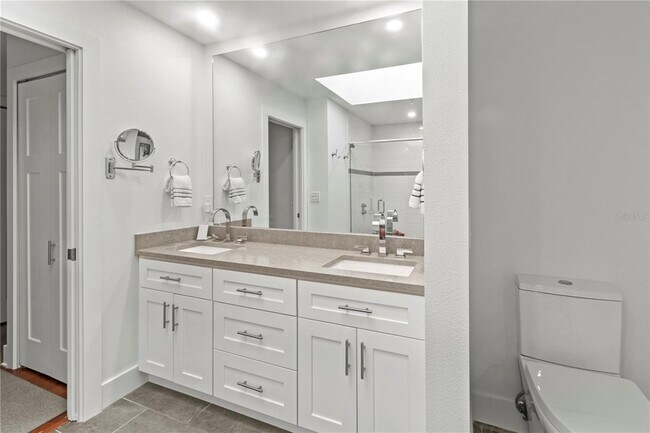 Building Photo - 2377 Harbour Oaks Dr