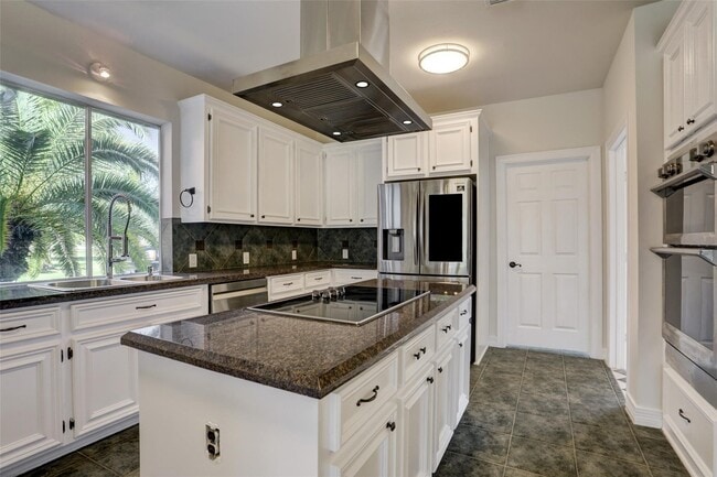 Building Photo - 5519 Bridlewood Dr