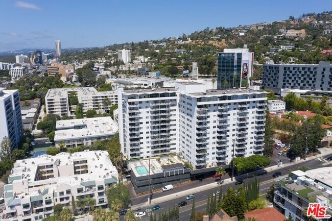 Building Photo - 1155 N La Cienega Blvd
