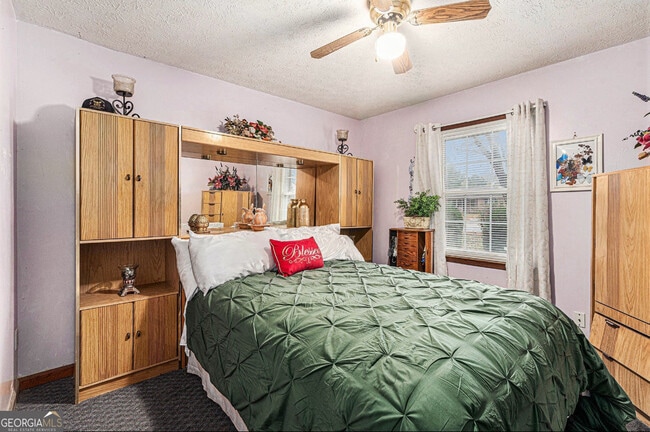 Building Photo - 1913 Amberwood Ct