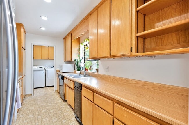 Building Photo - 3-Bedroom Home on a Foresthill Cul-de-Sac