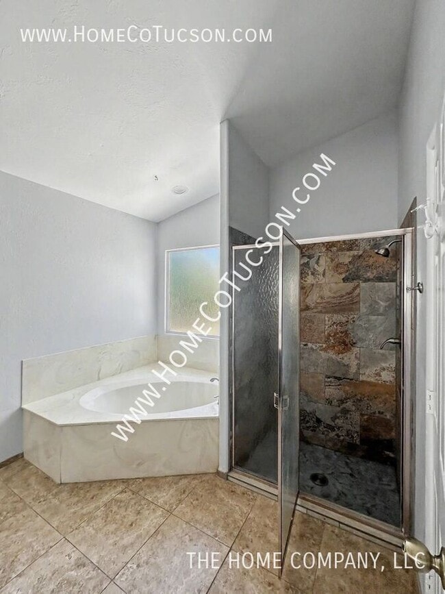 Building Photo - 12690 N Bandanna Way