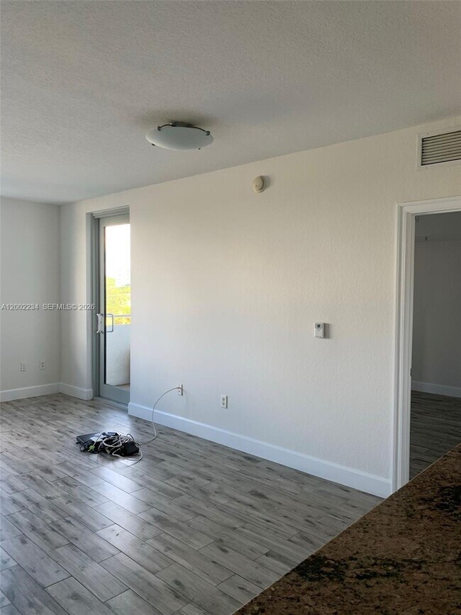 Building Photo - 1830 Radius Dr