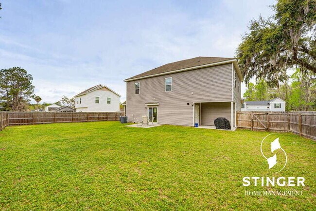 Building Photo - 11 Mint Farm Dr