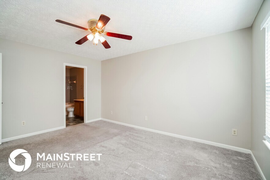 Building Photo - 2204 Brookbank Dr