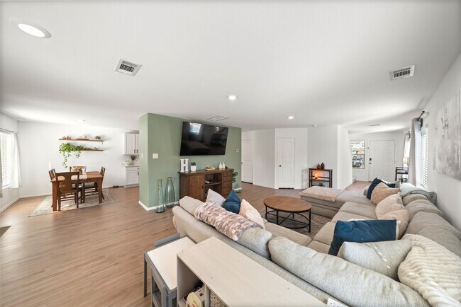 Building Photo - 18734 Clearwater Brk Dr