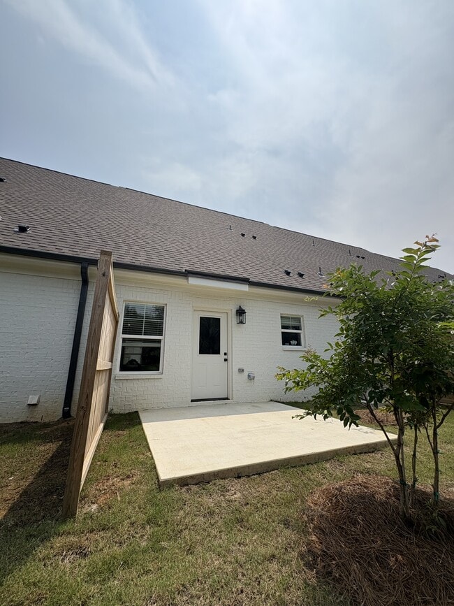 Building Photo - 586 Meadow Crest Cir