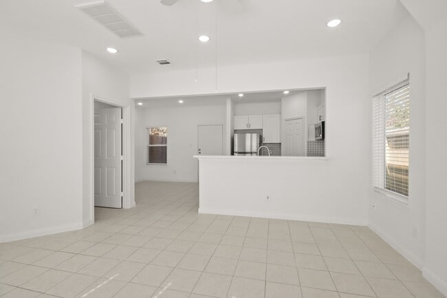 Building Photo - 8302 Tidwell Rd