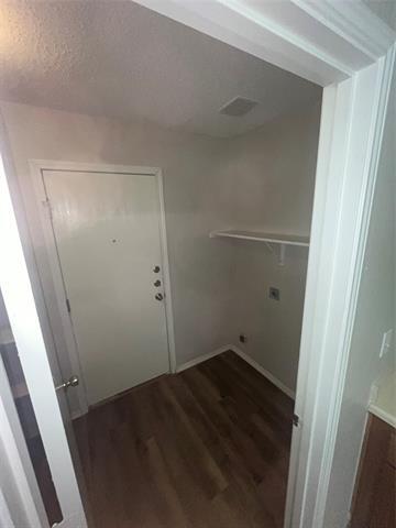 Building Photo - 4256 Meadowknoll Dr