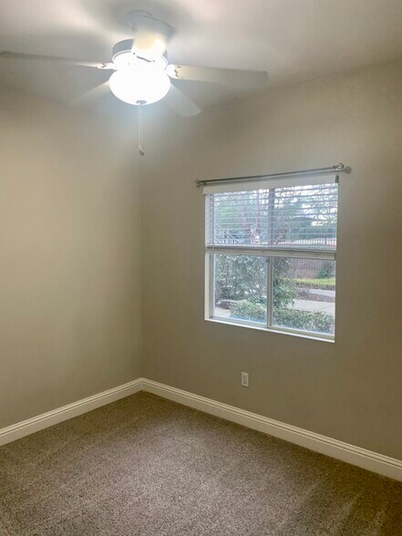 Building Photo - 501 Gibson Dr