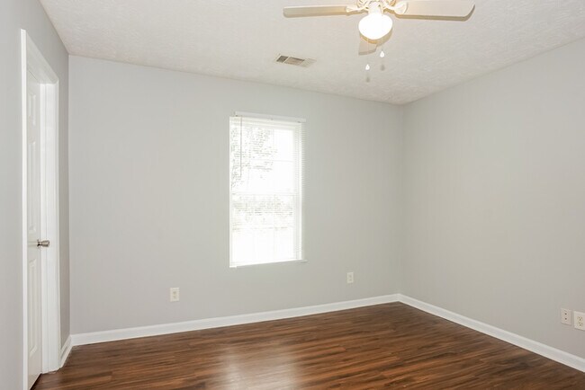 Building Photo - 3627 Munich Dr