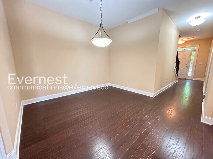 Building Photo - 1500 Drew Dr