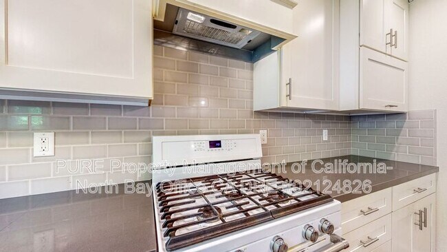 Building Photo - 360 Manka Cir