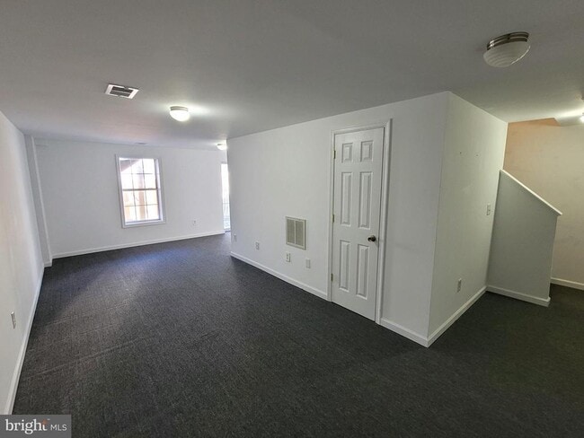 Building Photo - 233 Charleston Ct