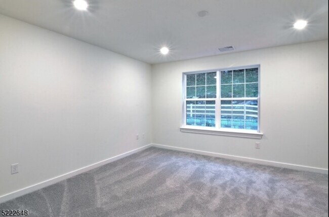 Building Photo - 712 Parkview Ln
