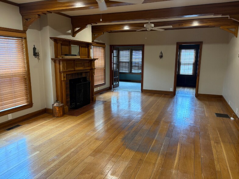 Building Photo - 61 S Mulberry St
