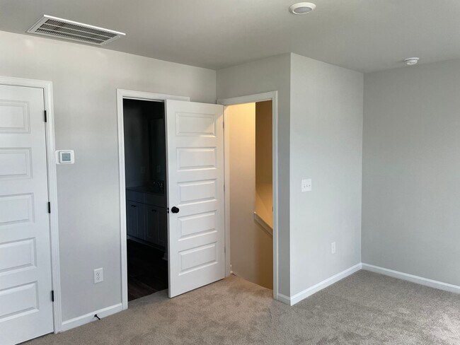 Building Photo - 2114 Wild Indigo Cir NW