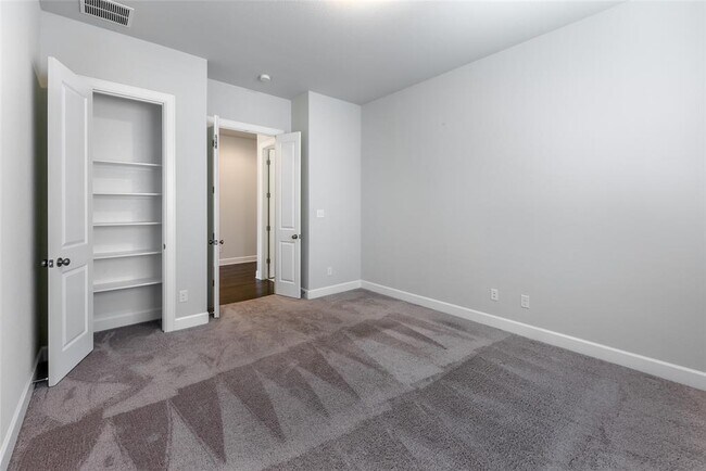 Building Photo - 3043 Hidalgo Loop