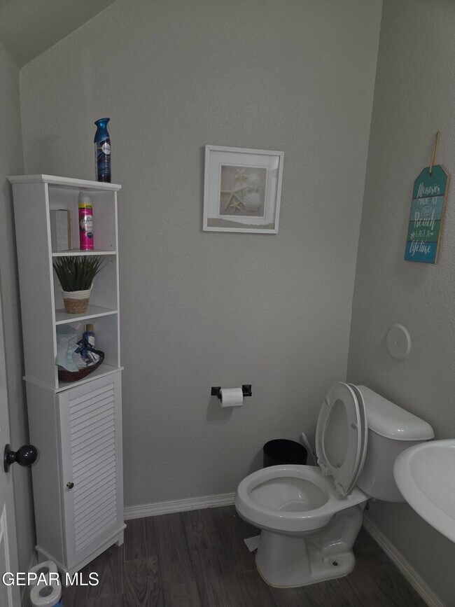 Building Photo - 1028 Aeronaut Pl