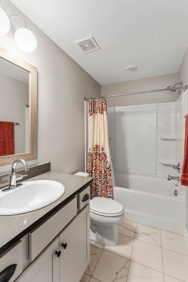 Building Photo - Spotless rental home in the highly sought-after McDaniels neighborhood in College Grove