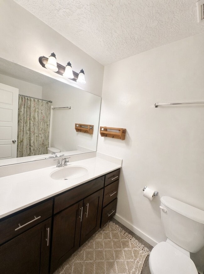 Building Photo - 240 W 1030 S