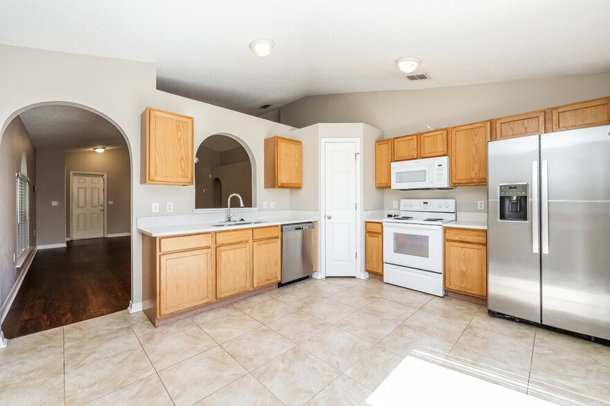 Building Photo - 11426 Ivy Flower Loop