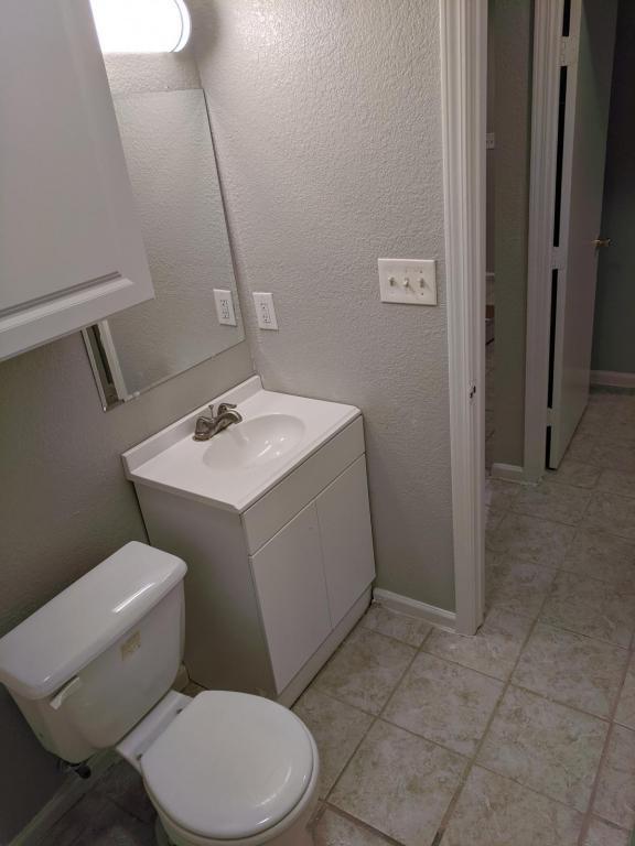 Building Photo - 5817 Spring Meadow Rd