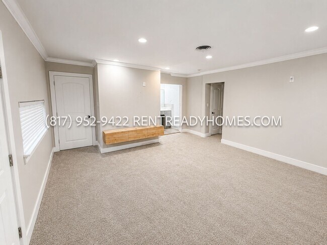 Building Photo - 12372 High Meadow Dr