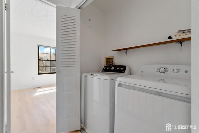 Building Photo - 467 Andover Pl