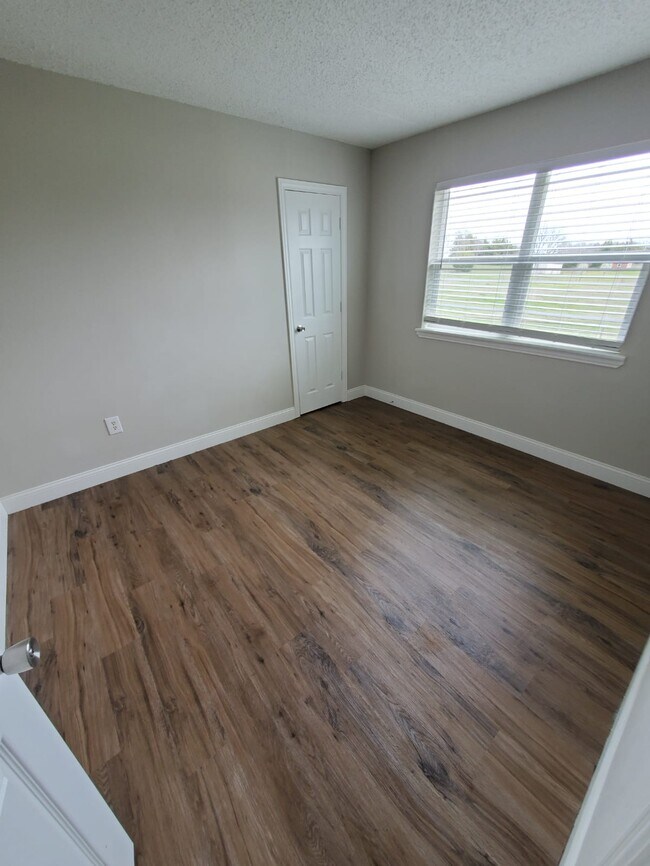 Building Photo - 1166 N Texas 78 Business