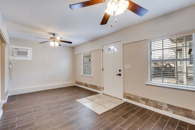 Building Photo - MONTICELLO PARK STUDIO APARTMENT