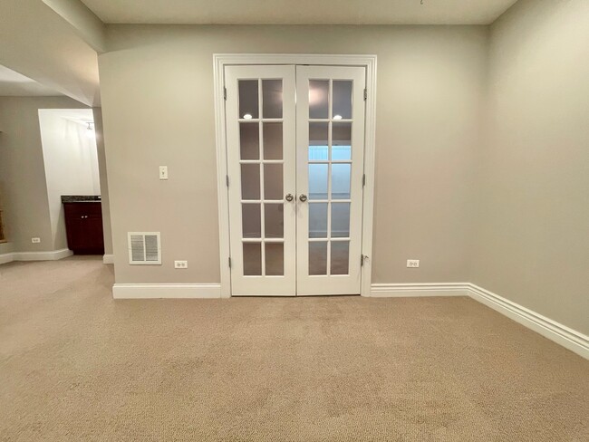 Building Photo - 2801 N Seminary Ave