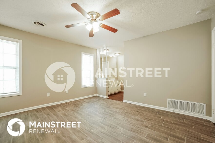 Building Photo - 8347 Bridgewood Dr