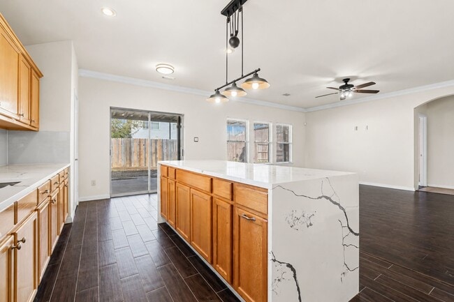 Building Photo - 2719 Riverhollow Ln