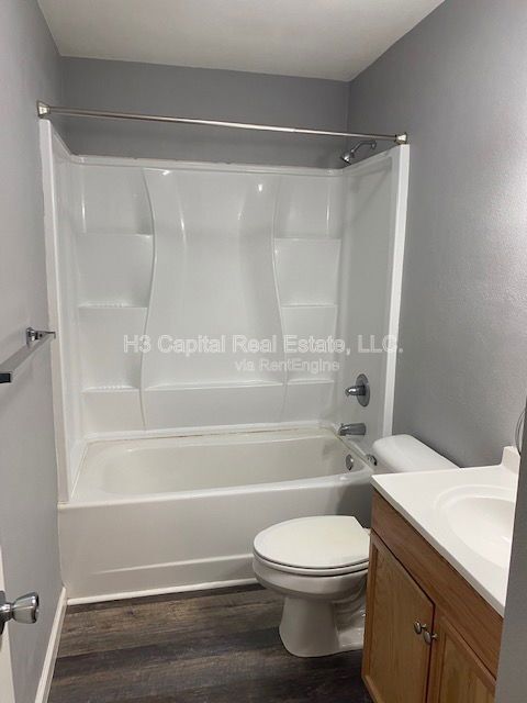 Building Photo - 217 Camelford Dr