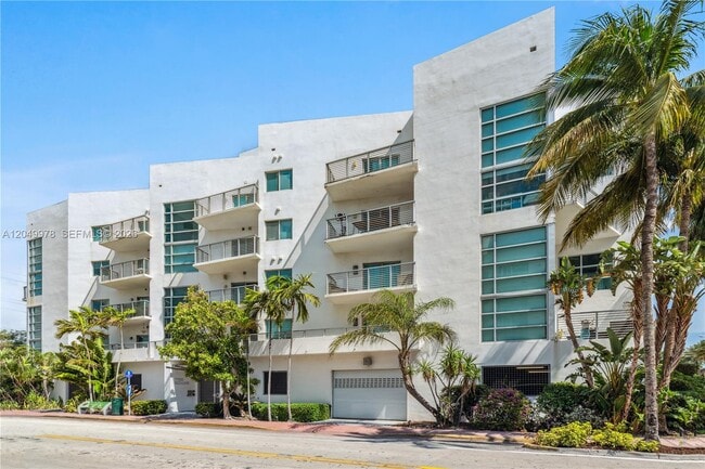 Building Photo - 7700 Collins Ave