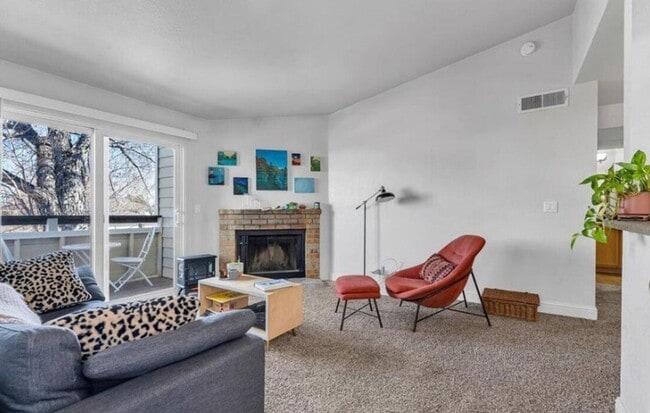 Building Photo - 530 E Patriot Blvd