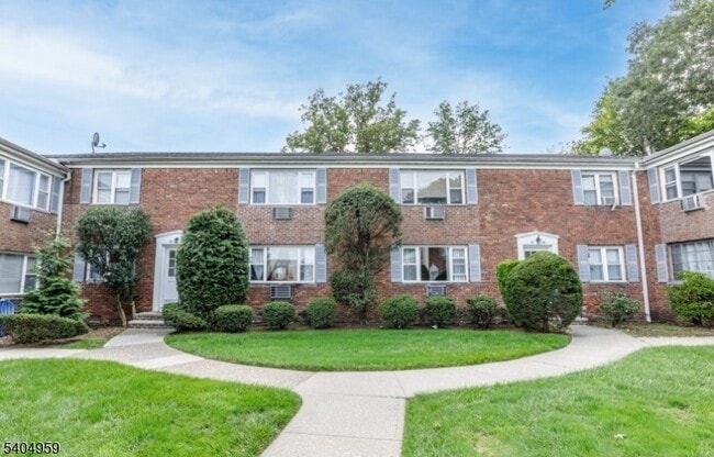 Building Photo - 43 Conforti Ave