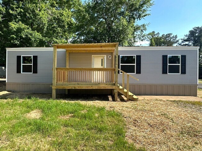 Building Photo - Brand new Efficiency 1 BR mobile home with large bonus room