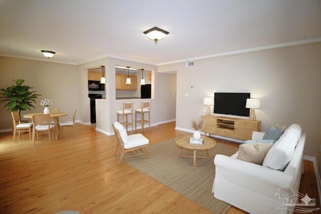 Building Photo - 710 Scenic Hwy