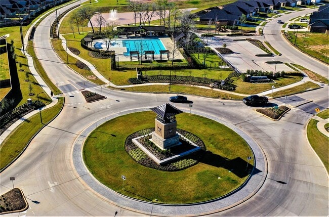 Building Photo - 31319 Black Frst Xing